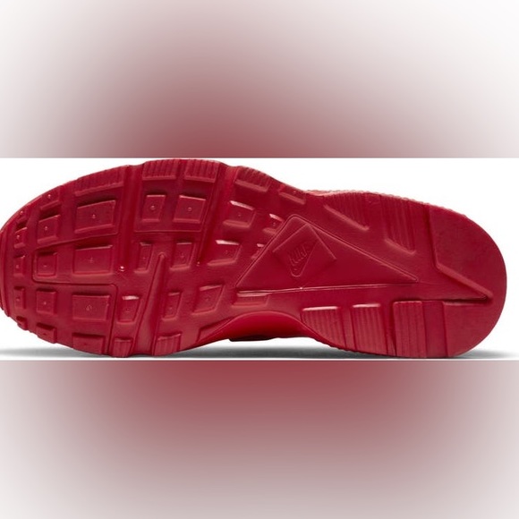 Nike ‘Huarache Run' Sneaker - Picture 13 of 16